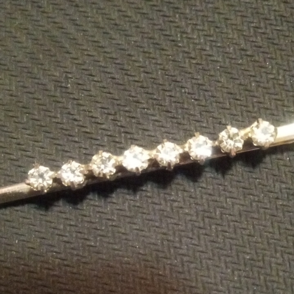 Elegant Pearl and Crystal Hair Clip Set - Picture 8 of 9